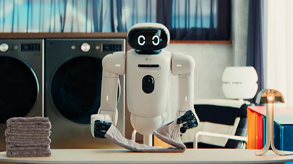 LG's CLOiD robot.