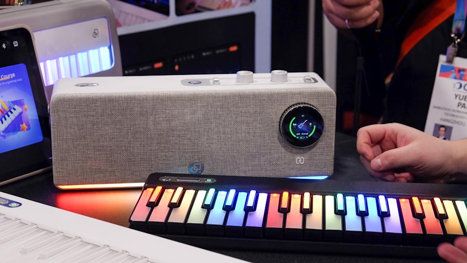 PartyStudio is a speaker with 128 different instrument sounds that works with any MIDI keyboard.