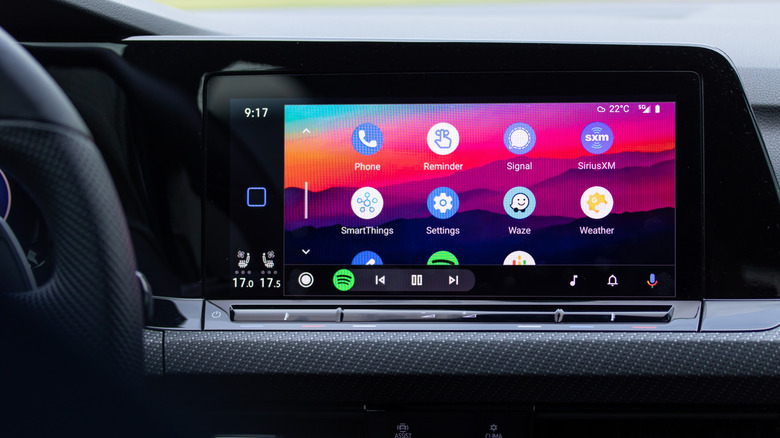 Android Auto home screen.